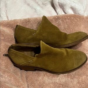 Frye Women Suede Loafers - Tan